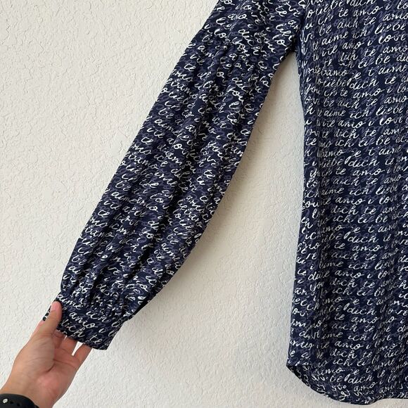 CABI #5336 Te Amo Love Script Blouse Puff Sleeve in Navy - Picture 5 of 10